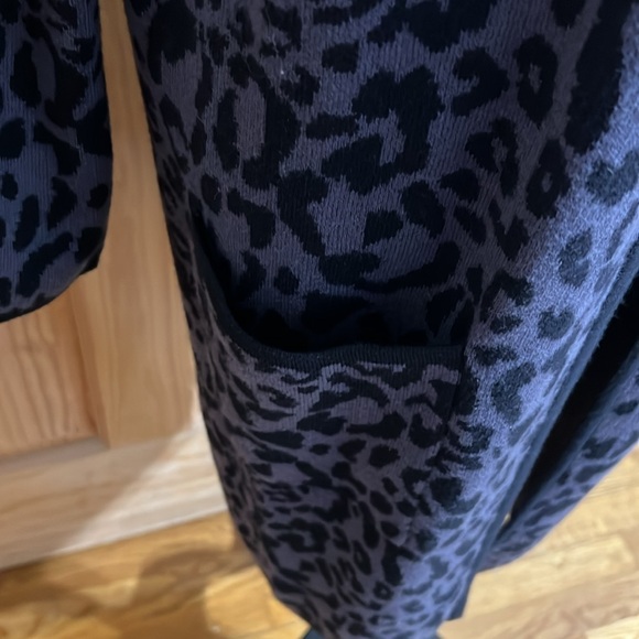 Elegant Animal Downtown Glam Cardigan NWT - Picture 6 of 8